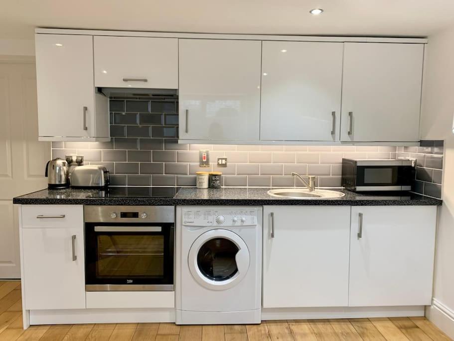 Modern, Period Property With Parking - Located Near Uni, Hospital & Town Centre 雷丁 外观 照片